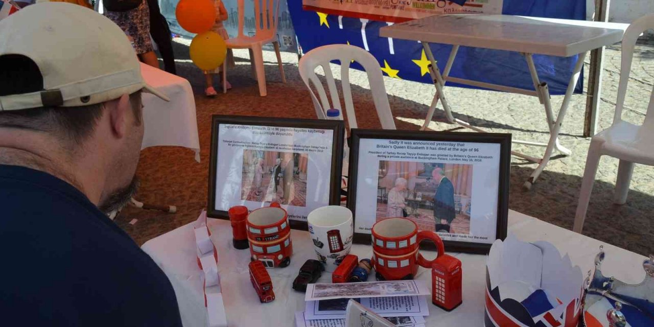 Didim’deki İngilizler, festivalde kraliçelerini unutmadı