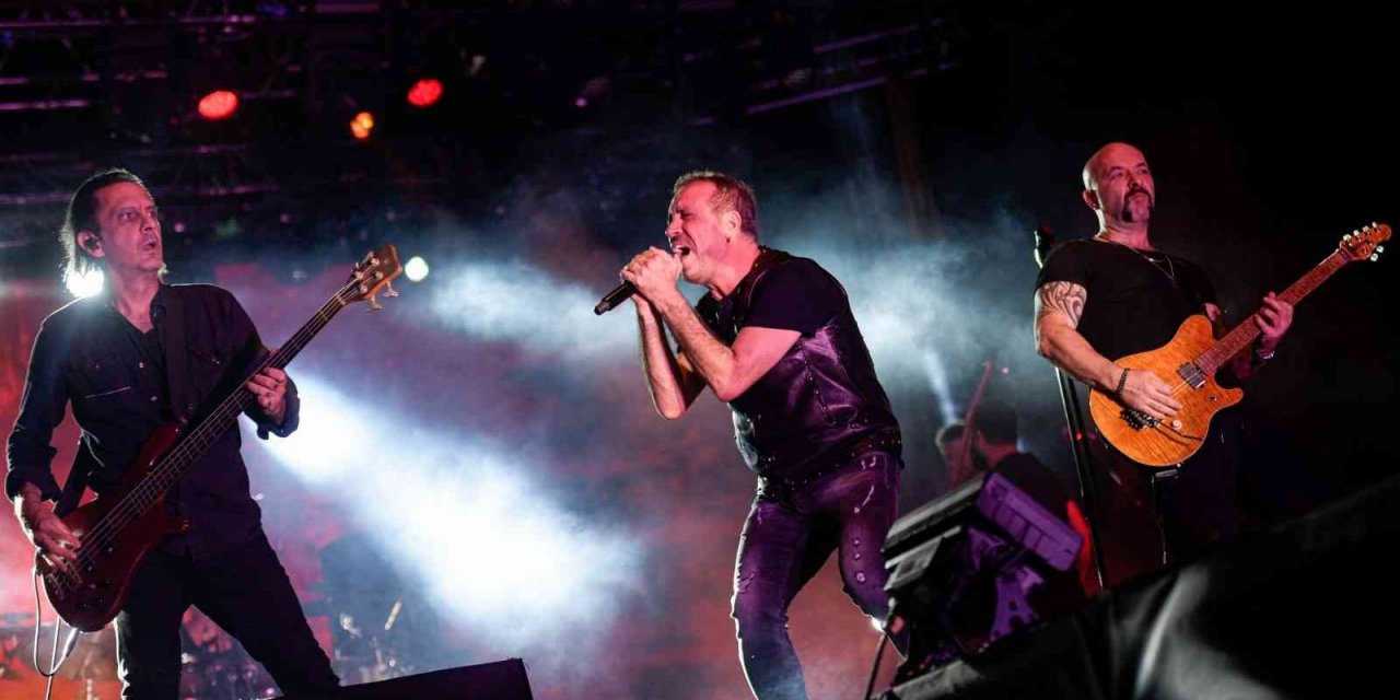 İEF Çim Konserleri’nde finali Haluk Levent yaptı