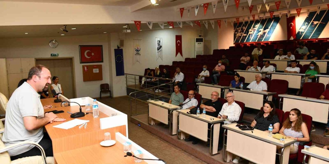 Başkan Gümrükçü şantiye şefleriyle buluştu