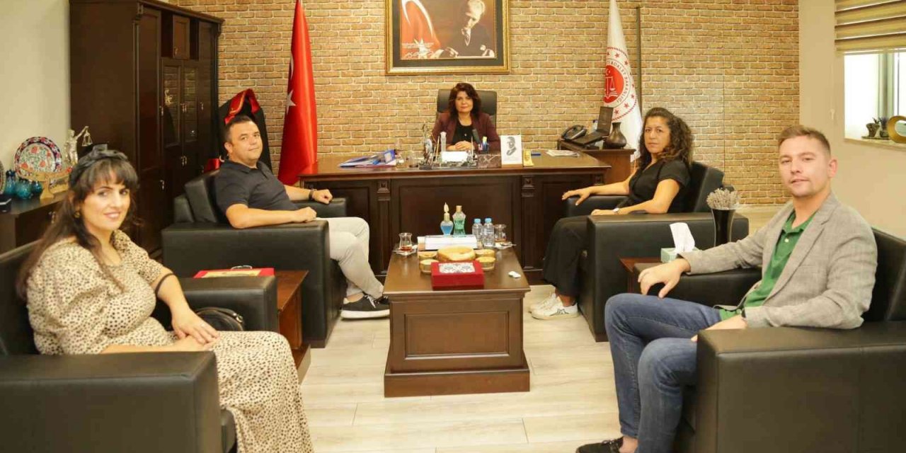 Seferihisar AK Parti’den Başsavcı Ebru Cansu’ya hoş geldin ziyareti