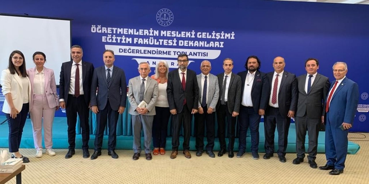ADÜ Eğitim Fakültesi Dekanı Karasakaloğlu, Öğretmenlerin Mesleki Gelişimi Değerlendirme Toplantısı’na katıldı