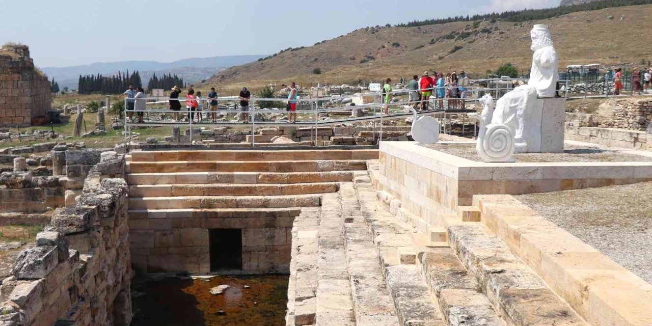 Cehennem Kapısı’nda yoğunluk