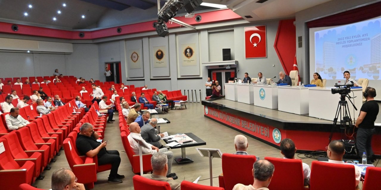 Meclis’te Manisa Büyükşehir’in çalışmaları anlatıldı