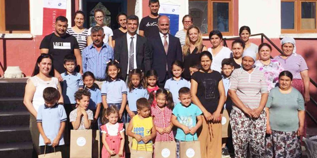 YK Enerji’den köy okulundaki öğrencilere kırtasiye set