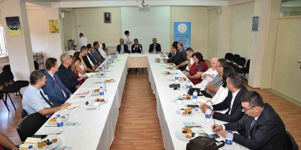 Denizli’de mesleki eğitim değerlendirme toplantısı yapıldı