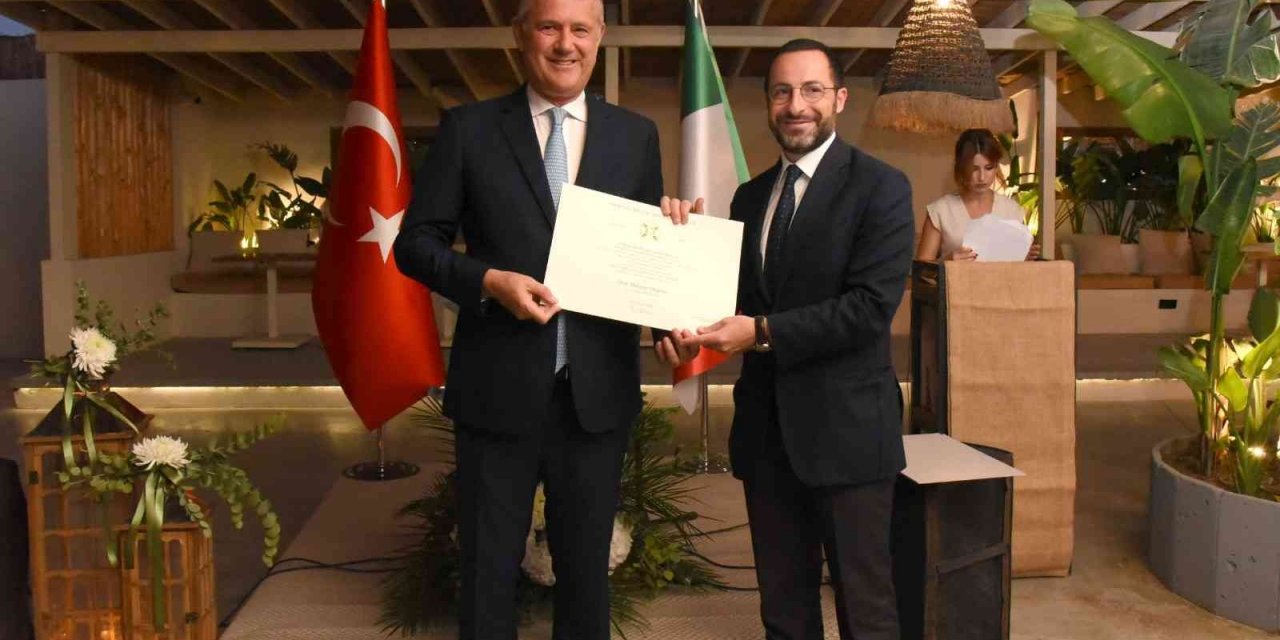 Özgener’e İtalya Devlet Nişanı verildi
