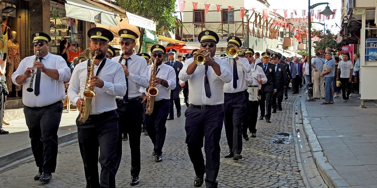 Çeşme’nin kurtuluşunun 100. yılı coşkuyla kutlandı
