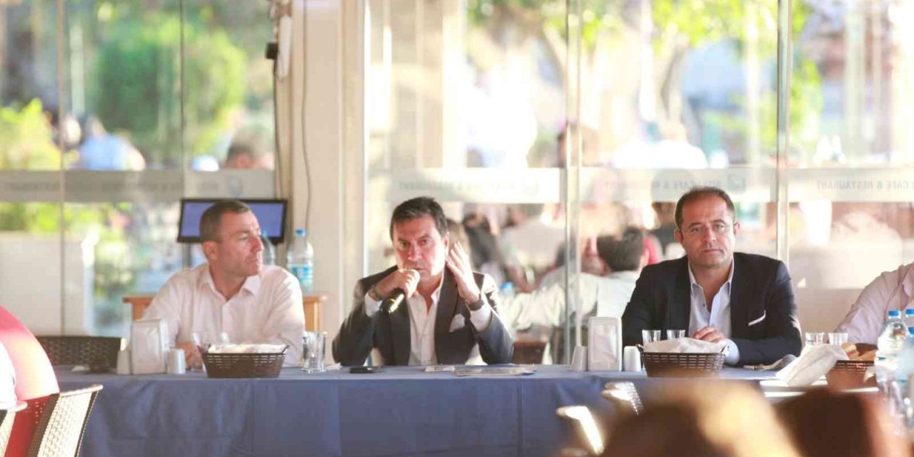 Başkan Aras muhtarlarla buluştu