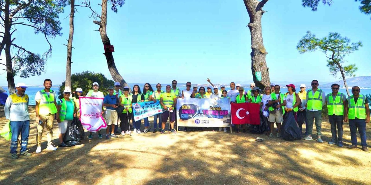 Didimlilerin desteği ile dünyaca ünlü sahiller pırıl pırıl oldu