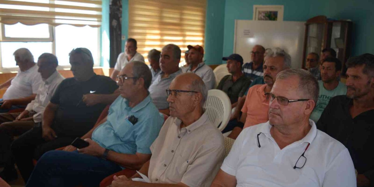 Aliağa’da av yasağının kalkmasının ardından balıkçılar bilgilendirildi