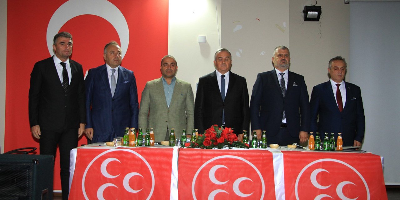 Kula ’da "MHP İlçe İlçe Anlatma ve Aydınlatma" toplantısı yapıldı