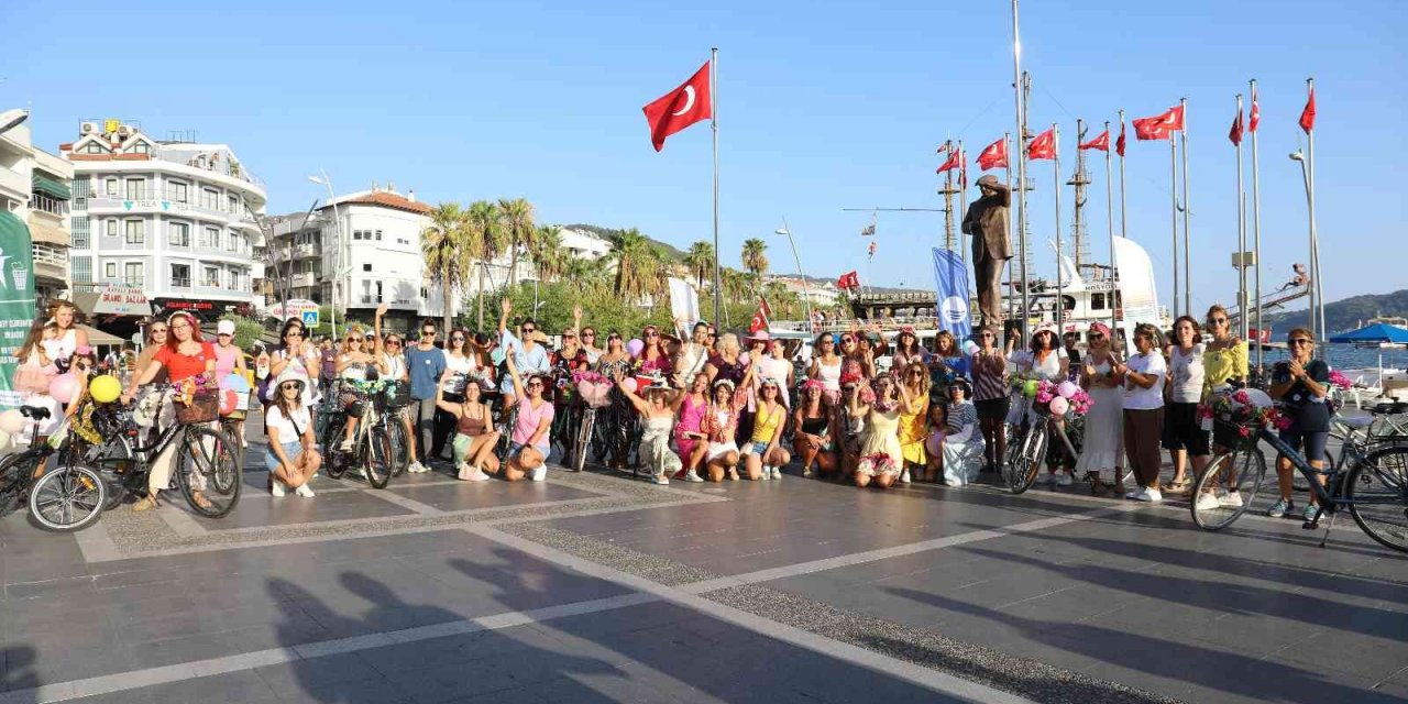 Süslü Kadınlar Marmaris’te pedal çevirdi