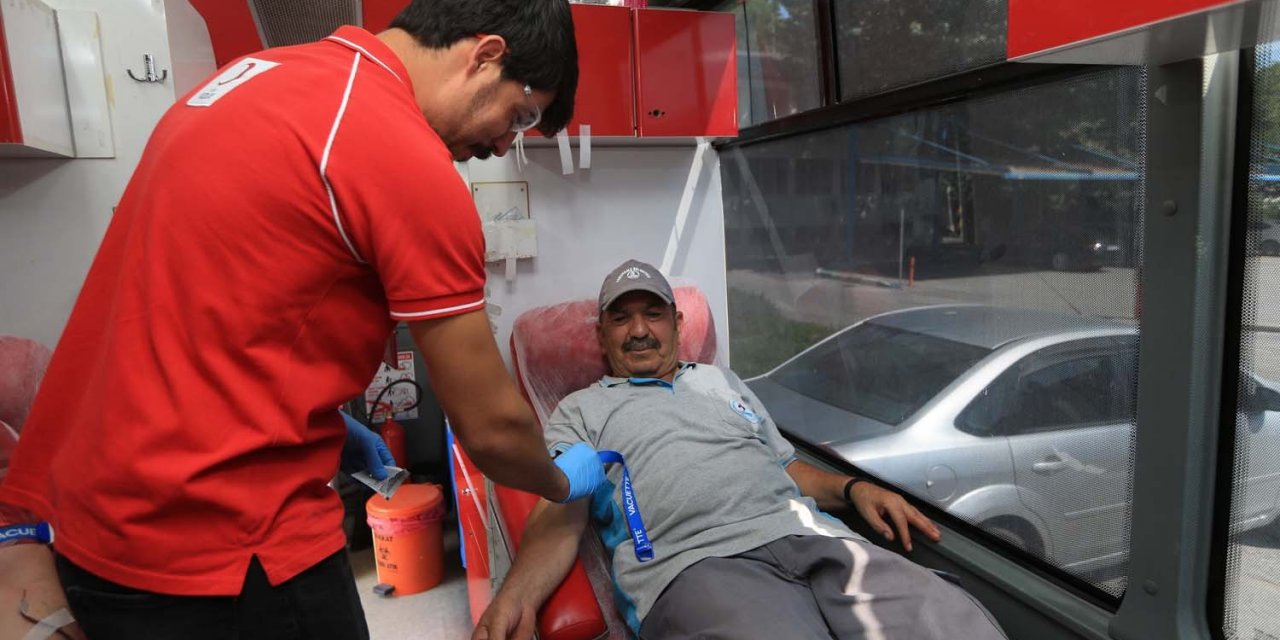 Pamukkale Belediyesi’nden Kızılay’a anlamlı destek