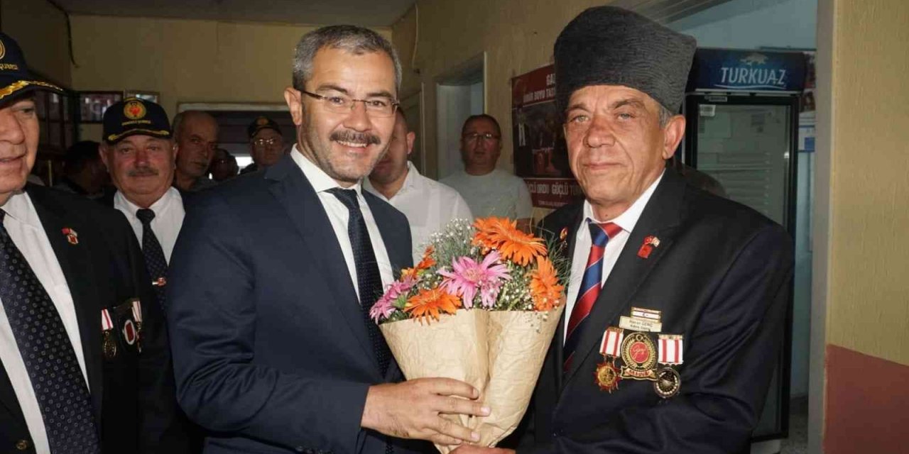 Çivril’de gaziler öğrencilerle buluştu