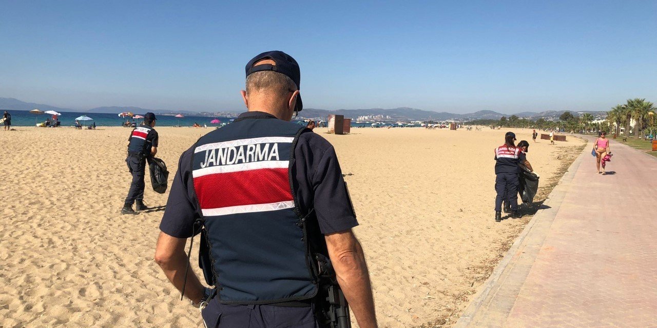 Kuşadası sahilleri temizlendi