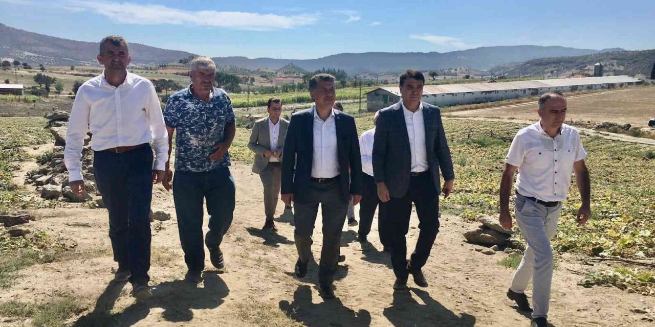 AK Parti’li Özkan Demirci’de esnaf ve çiftçilerle bir araya geldi