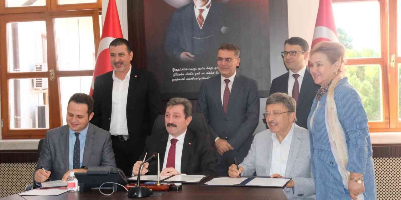 Muğla Valiliği ile Yatağan Termik Üretim A.Ş. arasında okul protokolü imzalandı