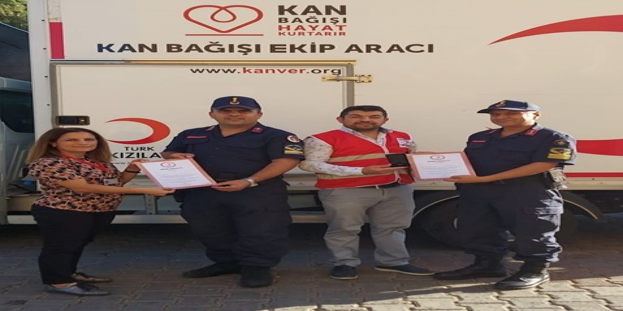 Jandarma’dan Kızılay’a kan bağışı