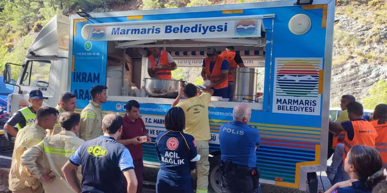Marmaris Belediyesi orman yangınında dur durak bilmedi