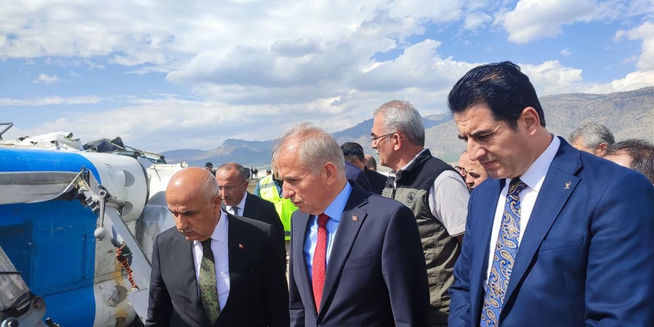 Bakan Kirişci helikopter enkazında incelemelerde bulundu