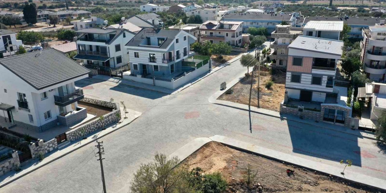 Didim’de yol yapım çalışmaları sürüyor