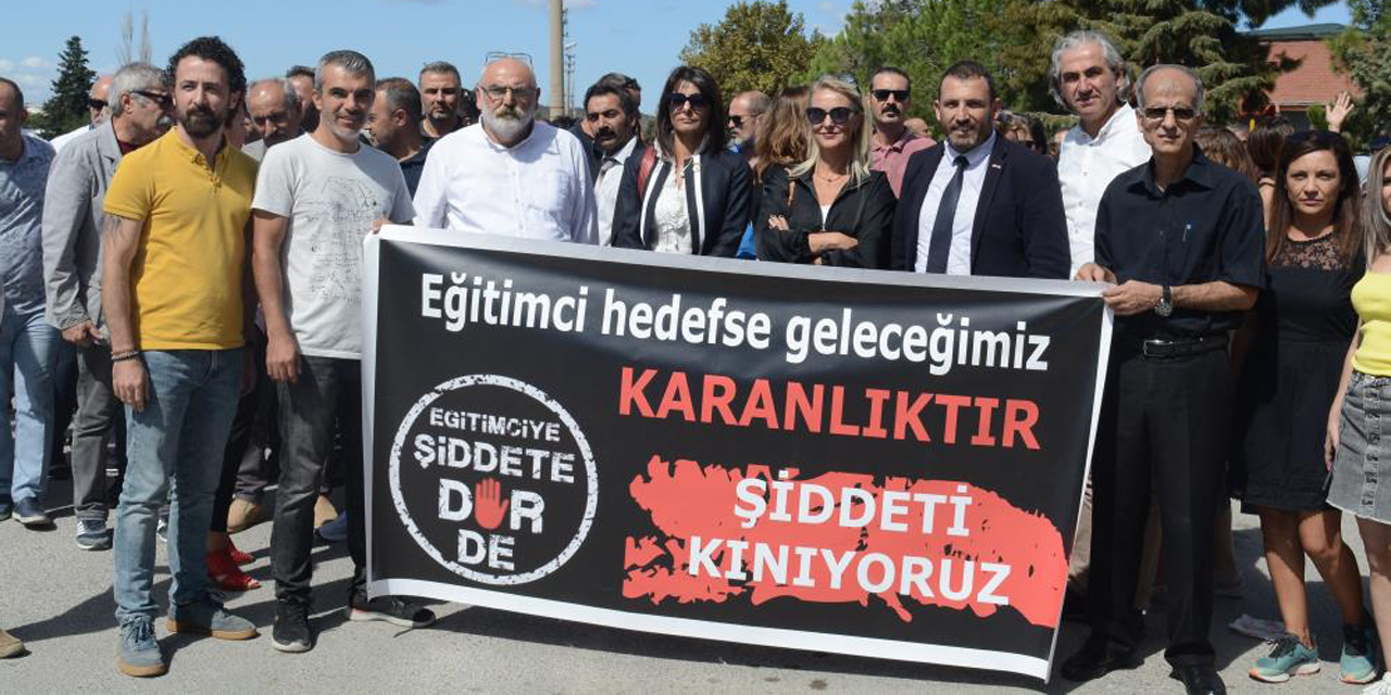 Öğretmene karşı tehdit ve hakaret kınandı