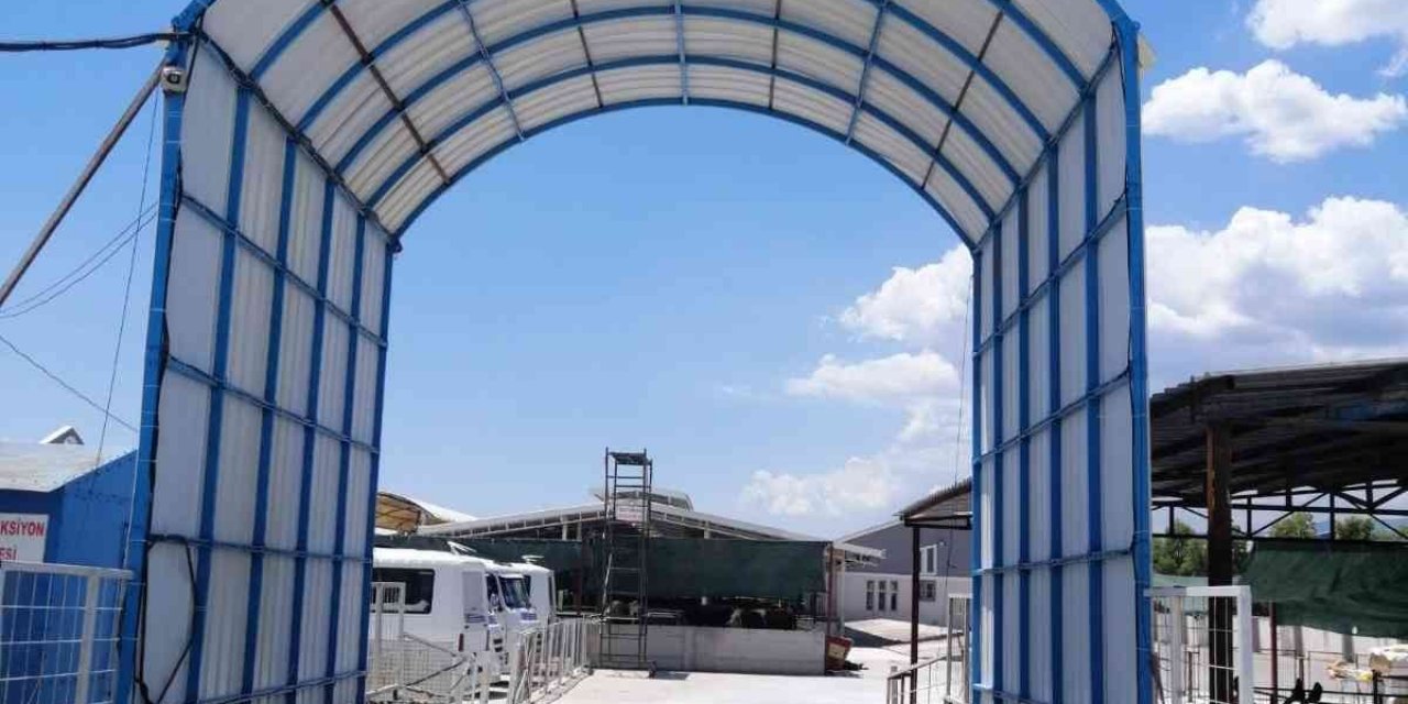 Ticaret Borsası, hayvan pazarına fan ve sisleme sistemi kurdu