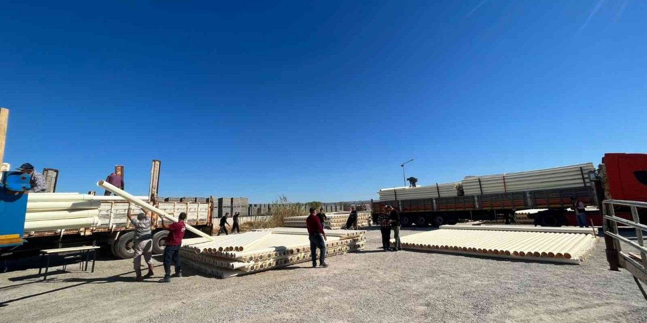Sulama kooperatiflerine boru dağıtımı sürüyor