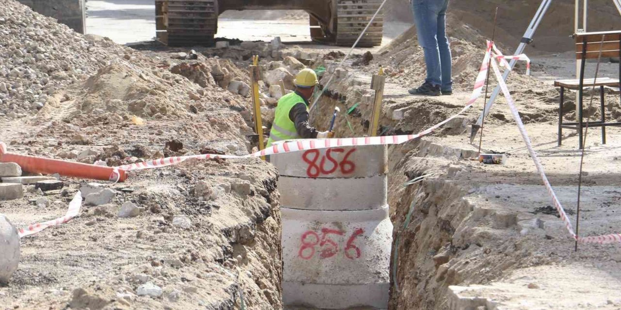 Demirci’nin 238 milyon liralık yatırımının altyapı etabı sürüyor