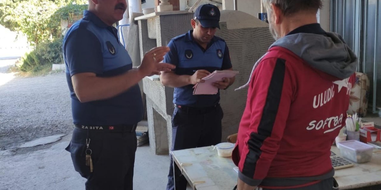 Çivril’de ruhsatsız işyerlerine göz açtırılmıyor