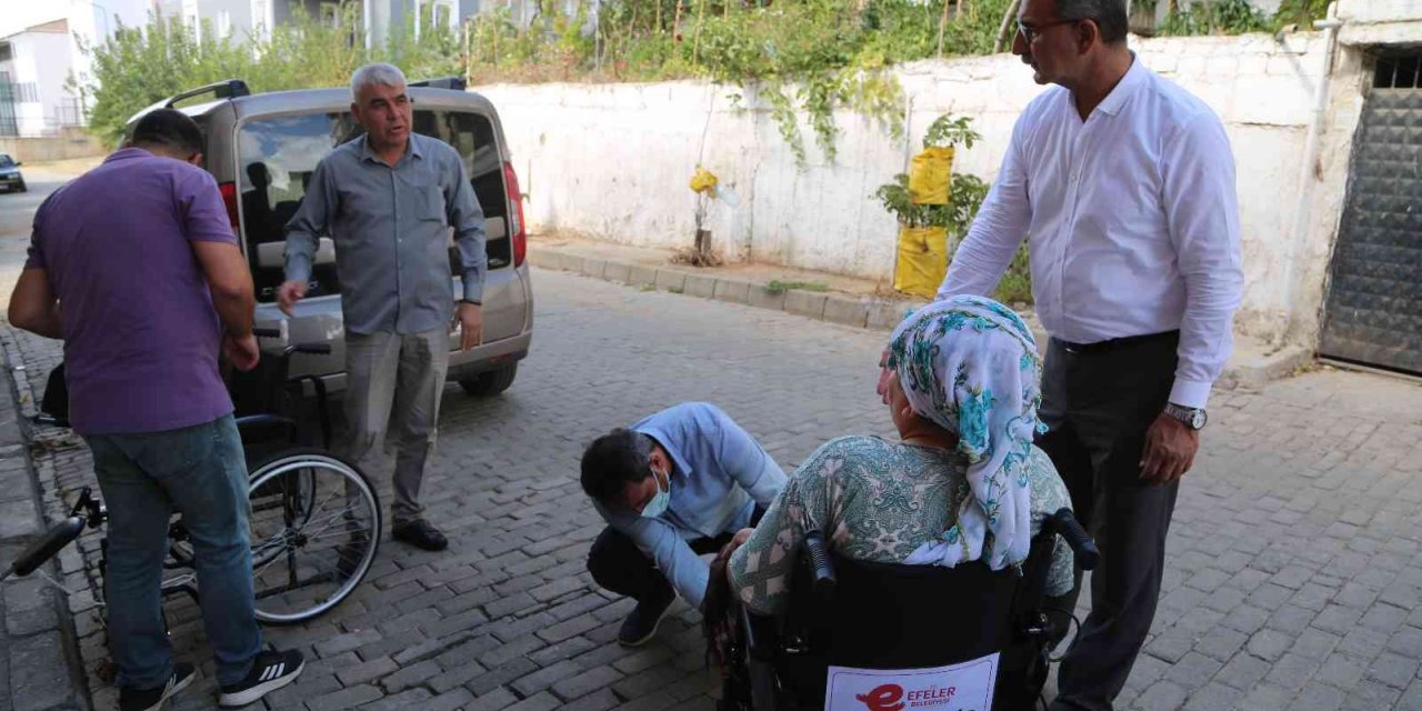 Efeler Belediyesi’nden akülü sandalye desteği