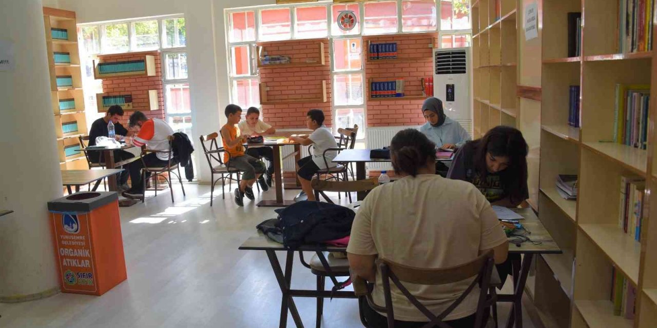 Yunusemre’deki kütüphaneler hafta sonları da açık olacak
