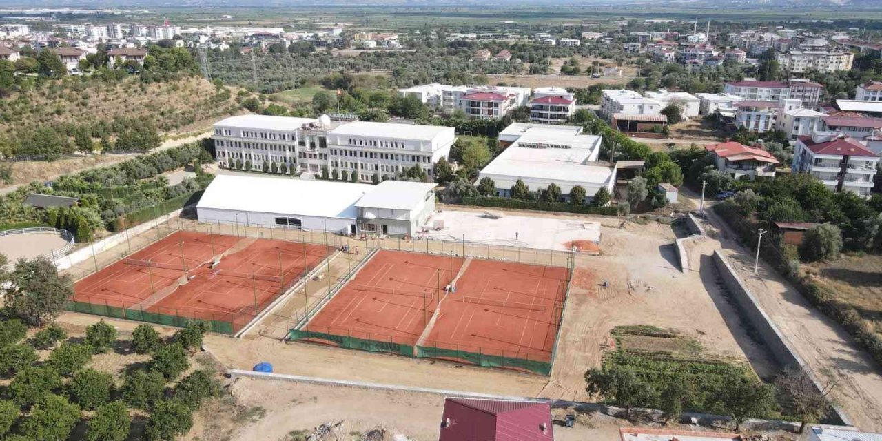 Tenispark’ta çevre düzenleme çalışmaları başladı