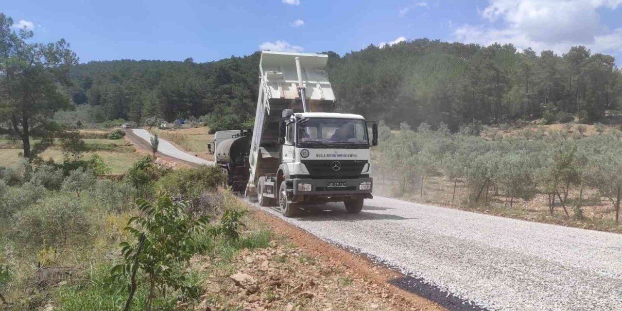 Büyükşehir Belediyesi kırsal mahalle yollarını yeniliyor