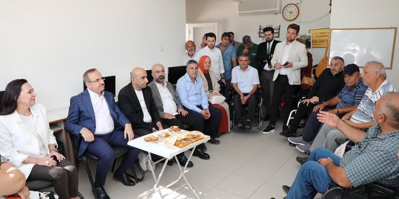 AK Parti İzmir’den engelli ve yaşlı vatandaşlara öncelik