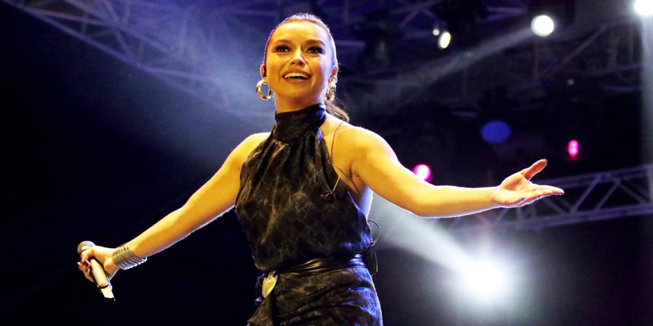 Tuğba Yurt Menteşe’de hayranlarını coşturdu