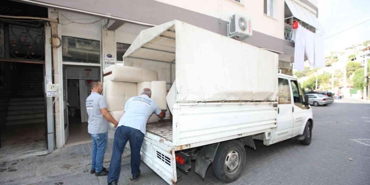 Bayraklı Belediyesinden üniversite öğrencilerine ev eşyası desteği