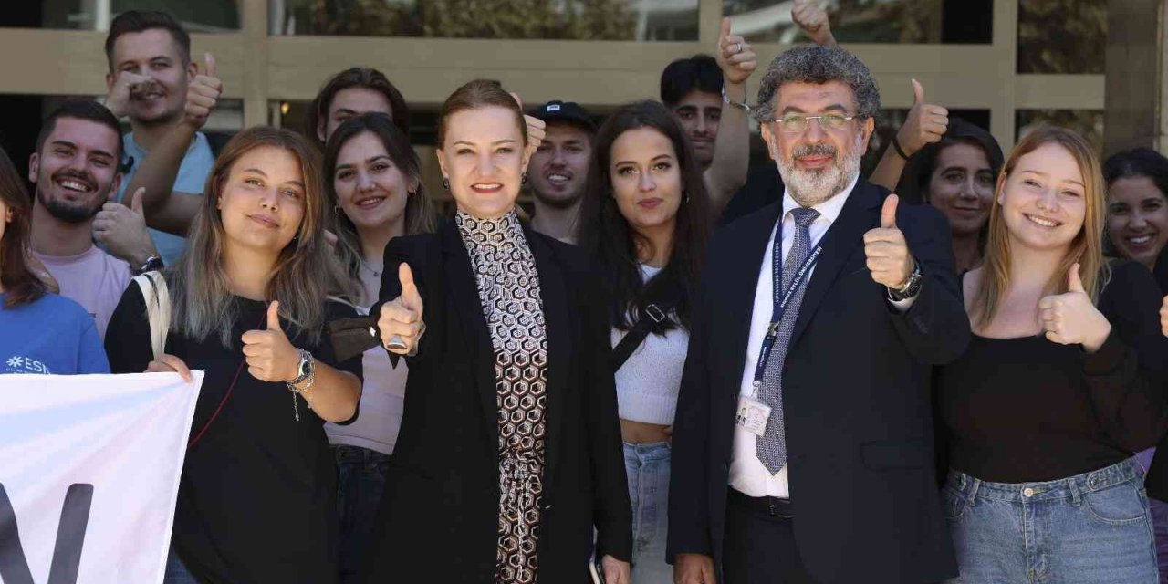 DEÜ bilimde sınırları ortadan kaldırıyor