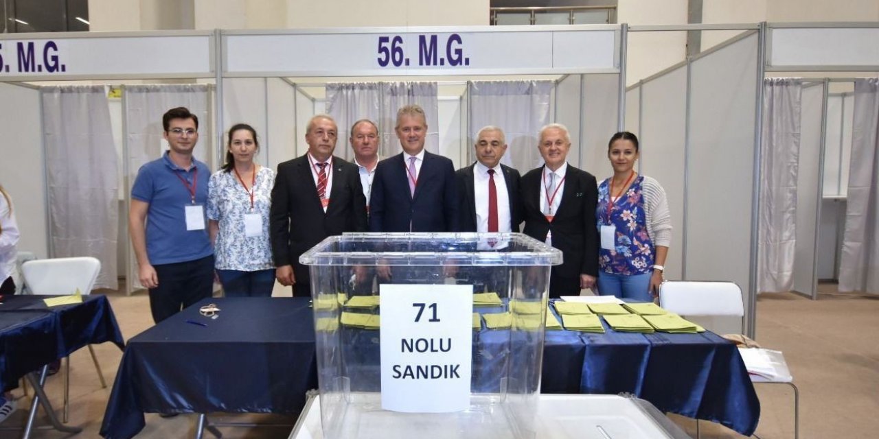 İZTO’da 10 bin 978 üye sandık başına gitti