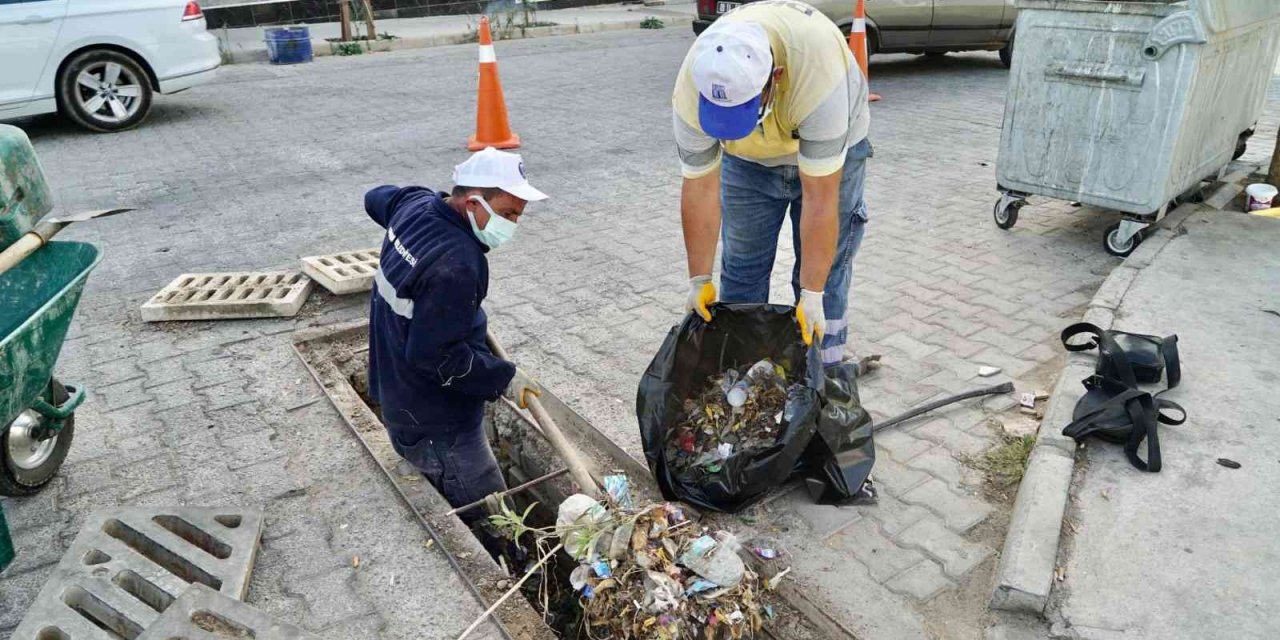 Didim Belediyesi kış sezonu öncesi mazgal temizliği yaptı