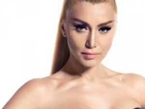 Ünlü Şarkıcı Zeynep Mansur O Fotoğrafları Sildirmekte Kararlı