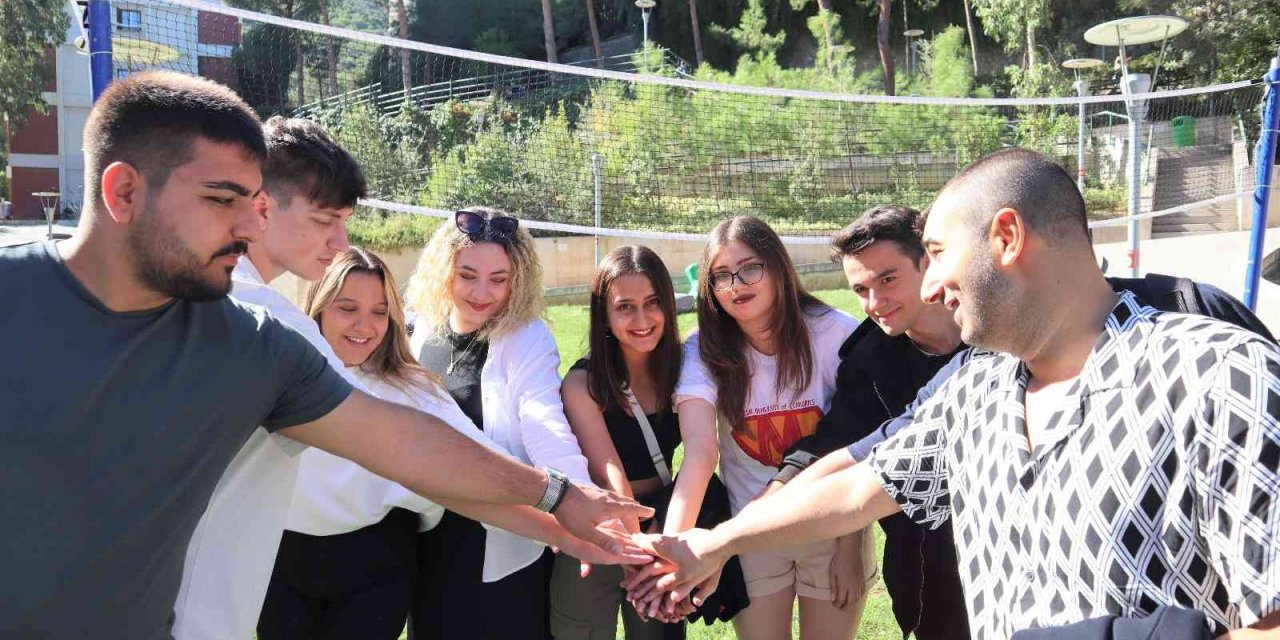 İEÜ’nün örnek projesi 12 bin gence ulaştı