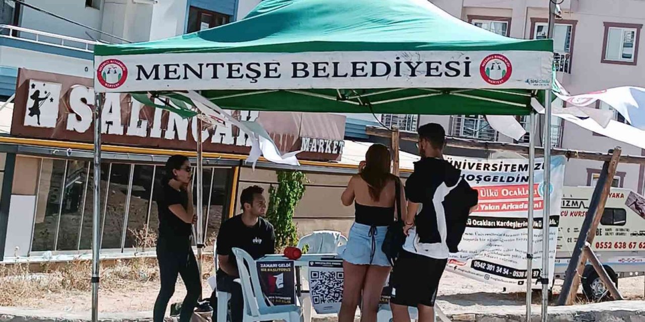 Üniversite öğrencilerine stantla tanıtım