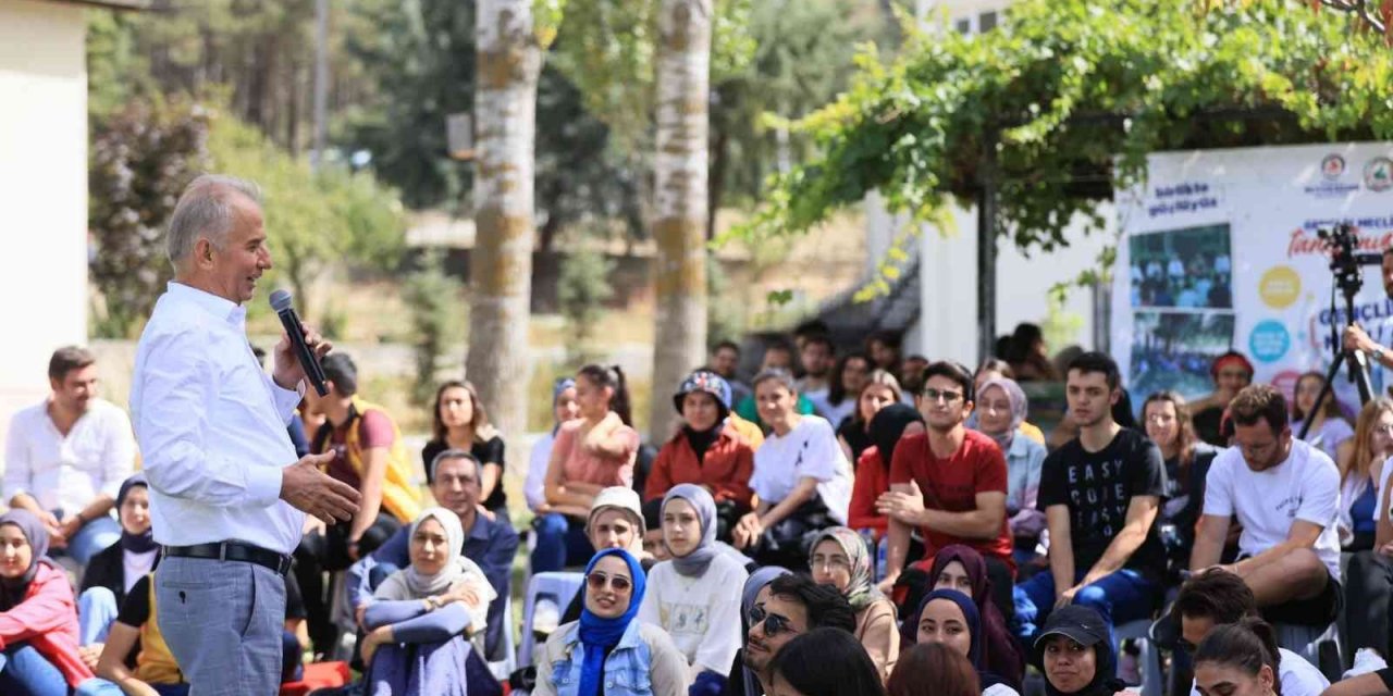 Başkan Zolan gençlerle buluştu