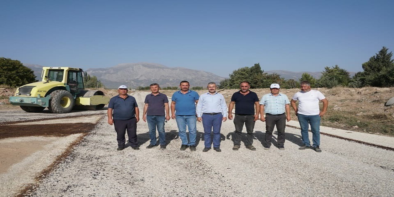 Çivril’de yenilenen yollar mesafeleri kısaltıyor