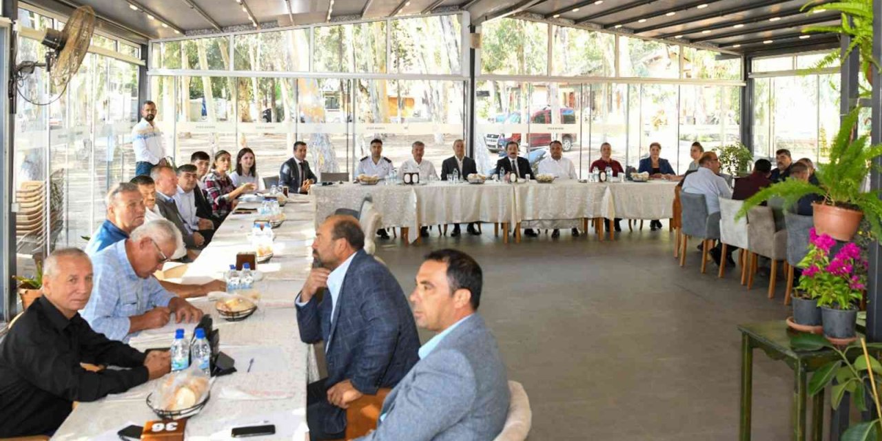 Akyaka’da Ulalı muhtarla ile toplantı