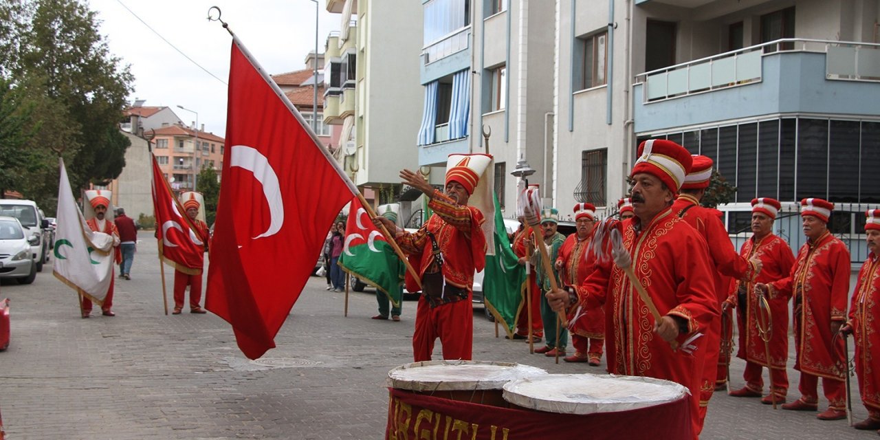 Öksüz ailesinin sünnet merasimi renkli görüntülere sahne oldu