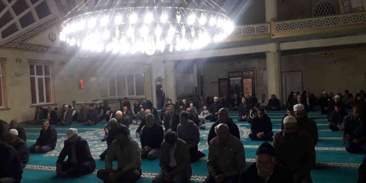 Selendi’de sabah namazı buluşması