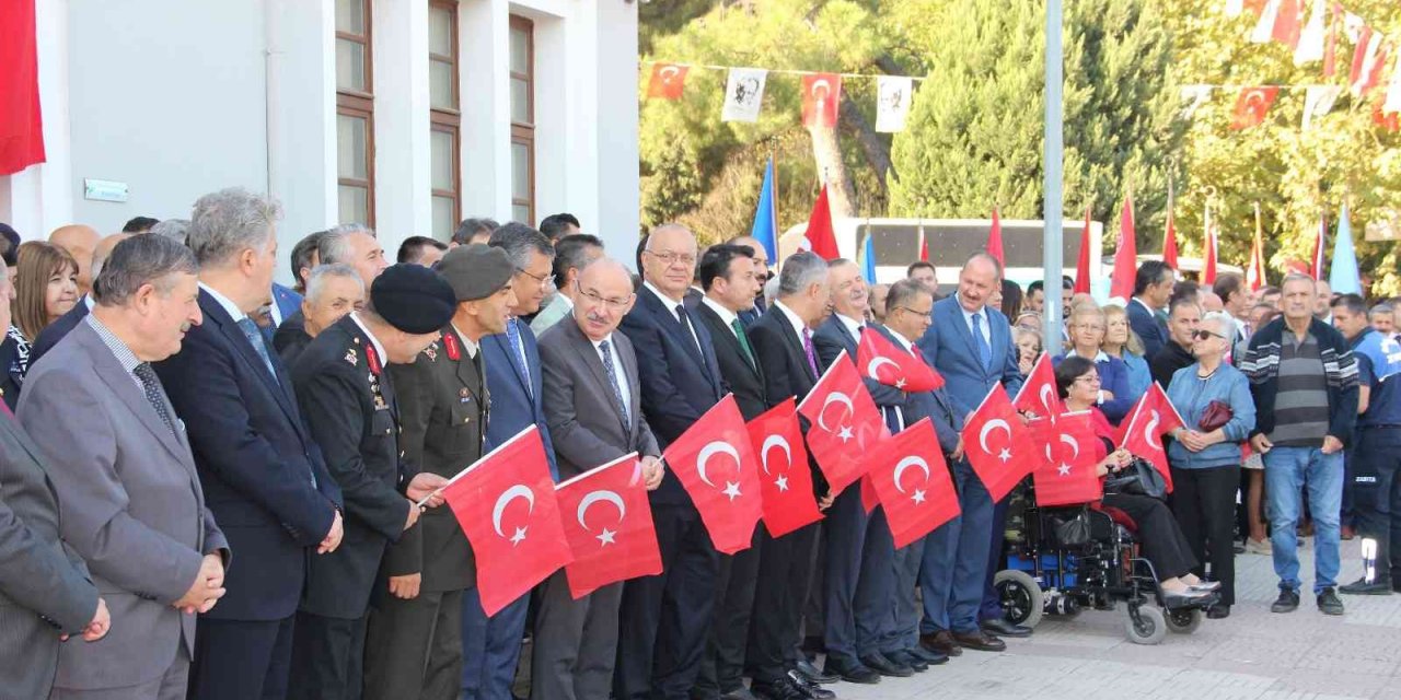 Manisalılar 97 yıl önceki heyecanı yaşadı