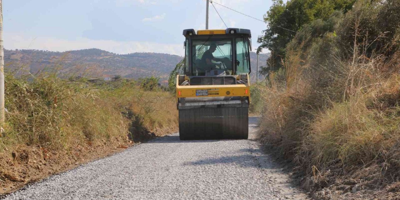 Efeler Belediyesi, ova yollarında asfalt çalışmalarını sürdürüyor